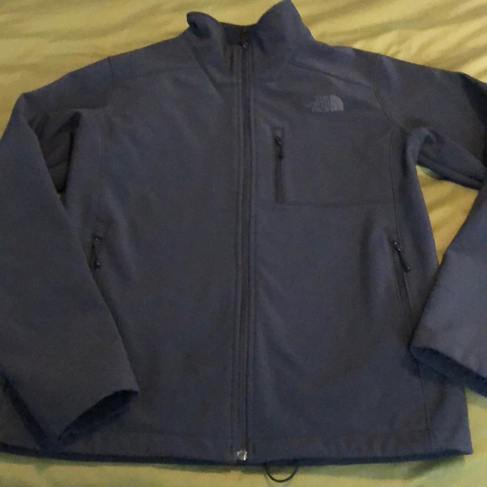 Mens small Northface Lined Jacket. Barely worn!